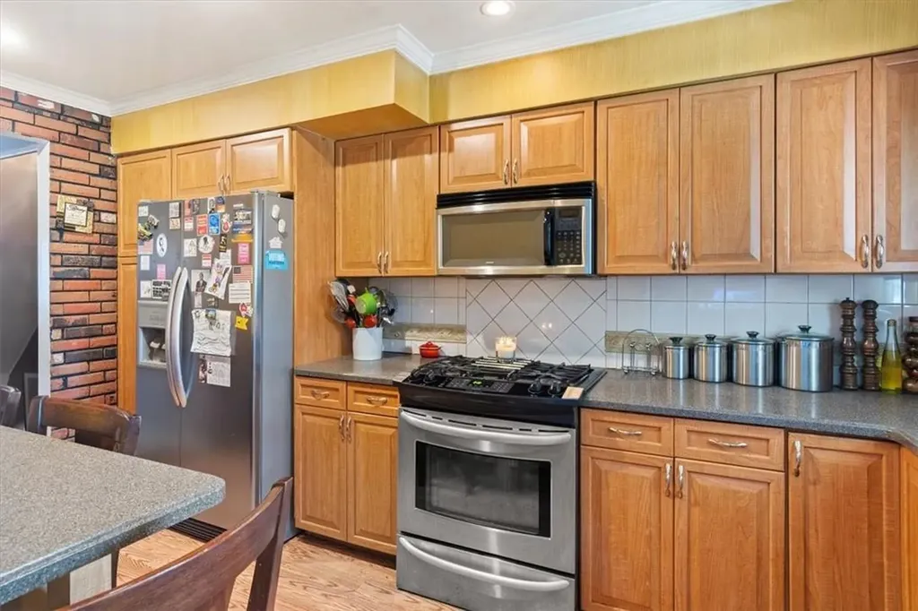 4029 Seton Avenue Bronx NY 10466