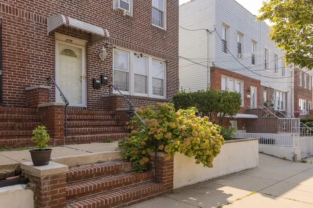 278 Calhoun Avenue Bronx NY 10465