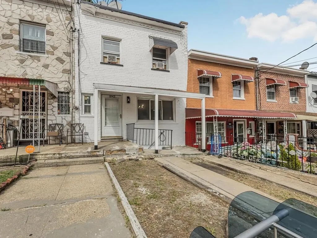 1043 E 230th Street Bronx NY 10466