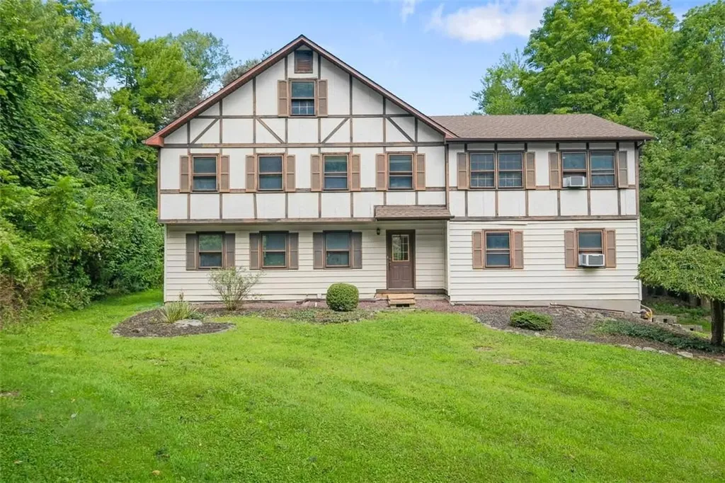 523 Van Wyck Lake Road Hopewell Junction NY 12533