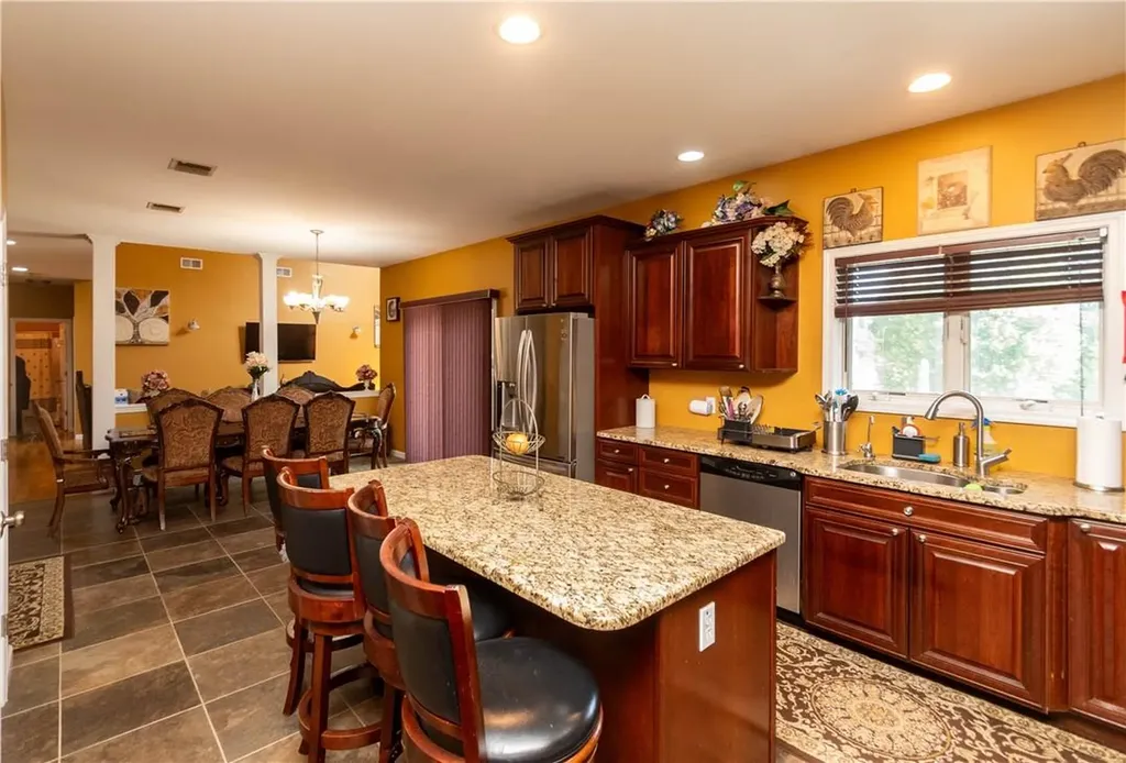 144 Gardnerville Road New Hampton NY 10958