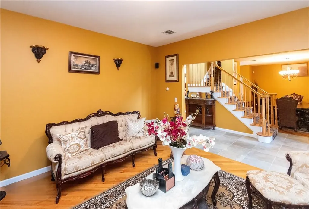 144 Gardnerville Road New Hampton NY 10958
