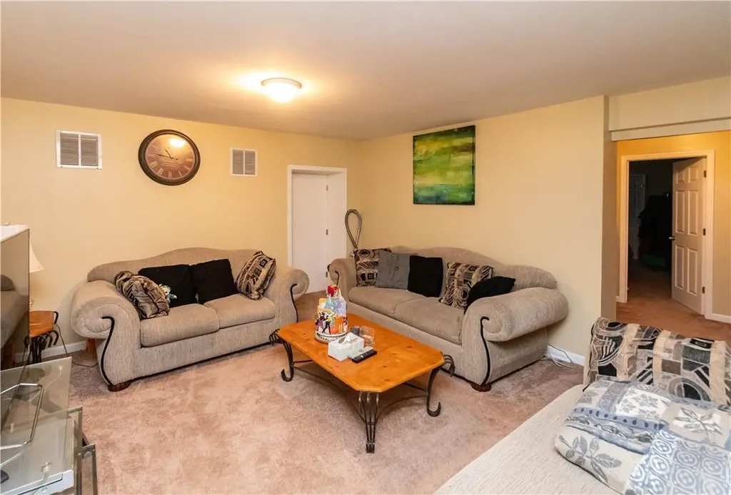 144 Gardnerville Road New Hampton NY 10958