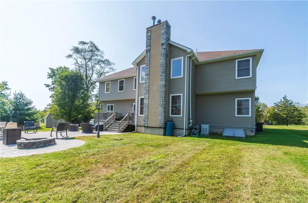 144 Gardnerville Road New Hampton NY 10958