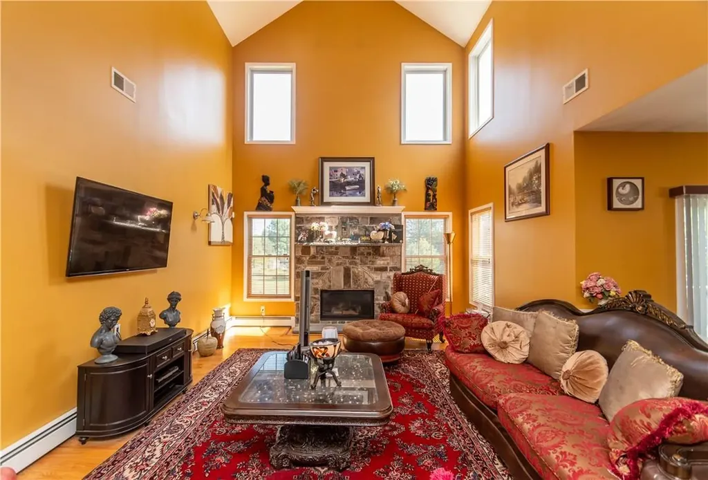 144 Gardnerville Road New Hampton NY 10958
