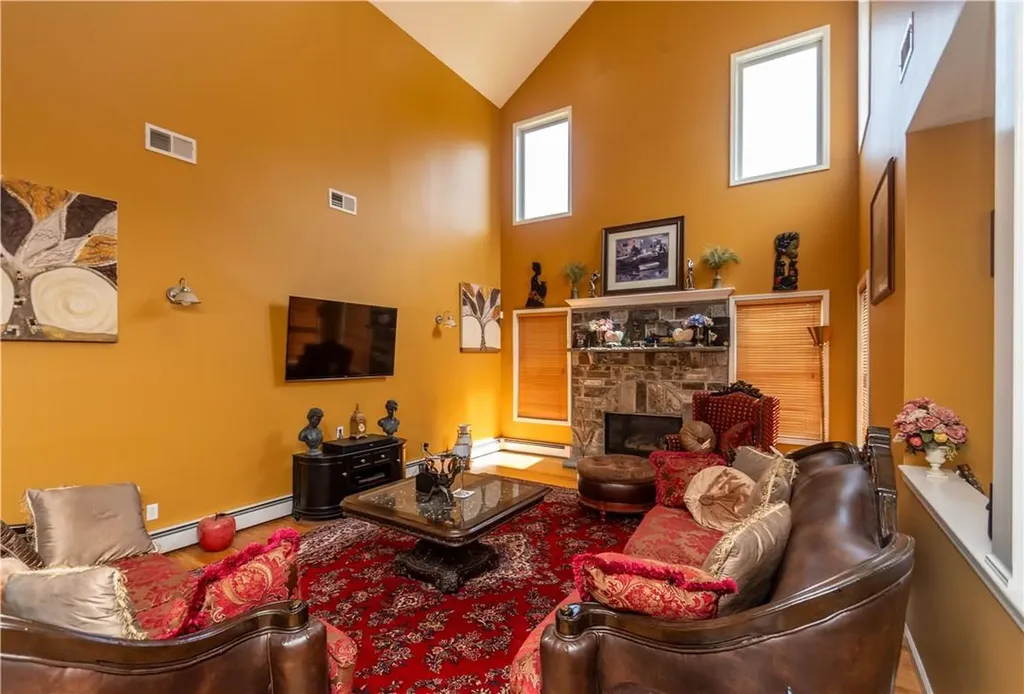 144 Gardnerville Road New Hampton NY 10958