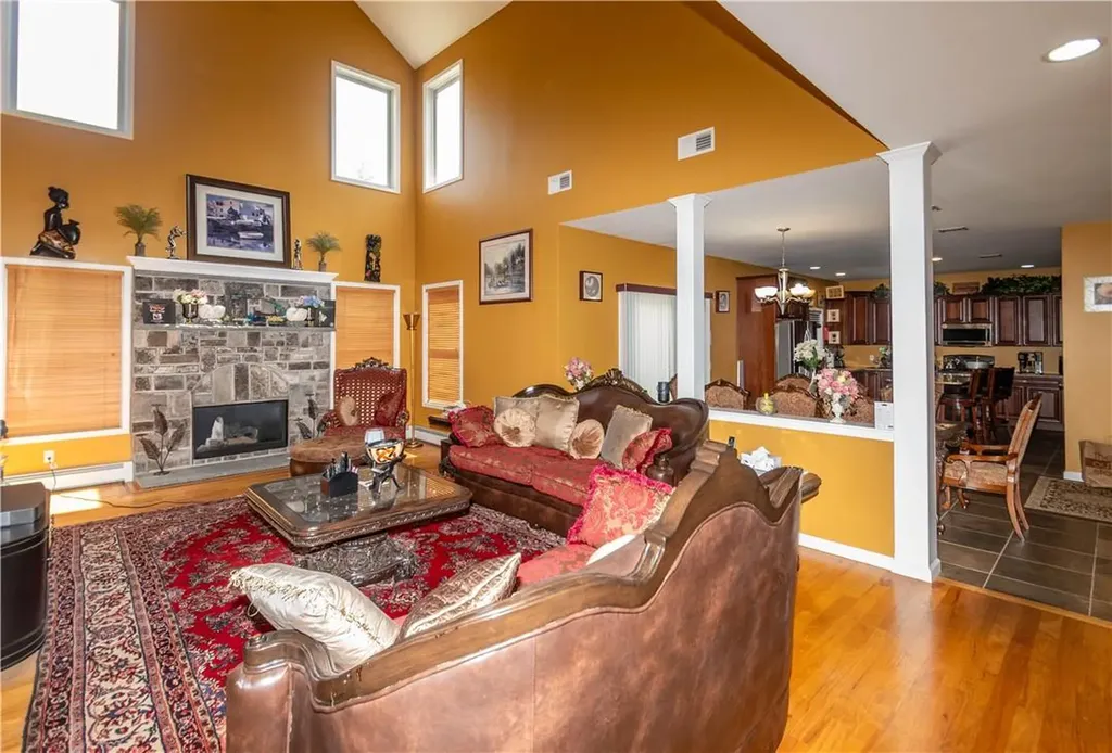 144 Gardnerville Road New Hampton NY 10958