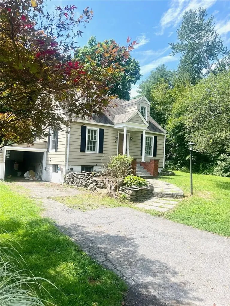4 Davis Place Hyde Park NY 12538