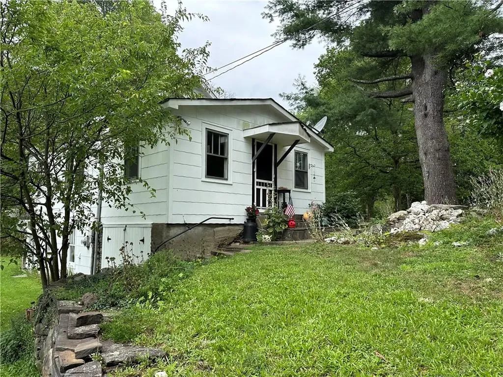 685 Violet Avenue Hyde Park NY 12538