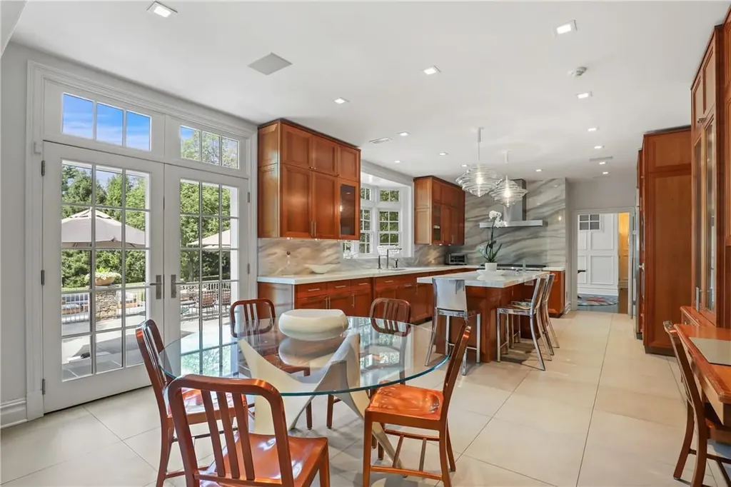 41 Sheldrake Road Scarsdale NY 10583