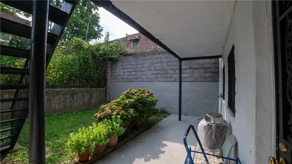 1010 E 233rd Street Bronx NY 10466