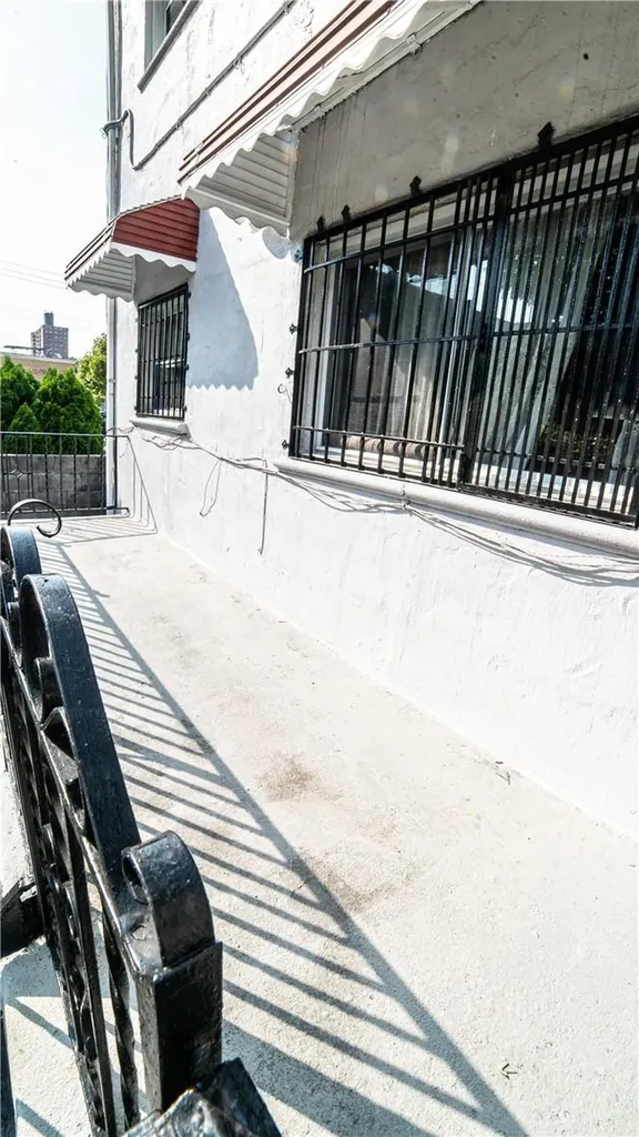 1010 E 233rd Street Bronx NY 10466