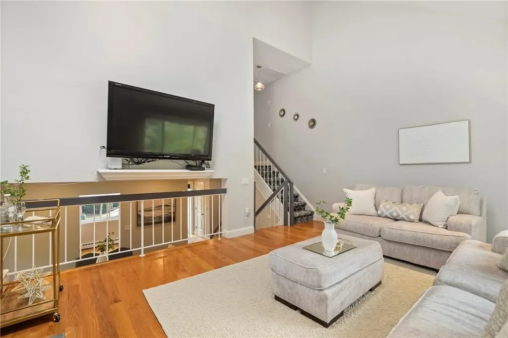 118 Brush Hollow Crescent Rye Brook NY 10573