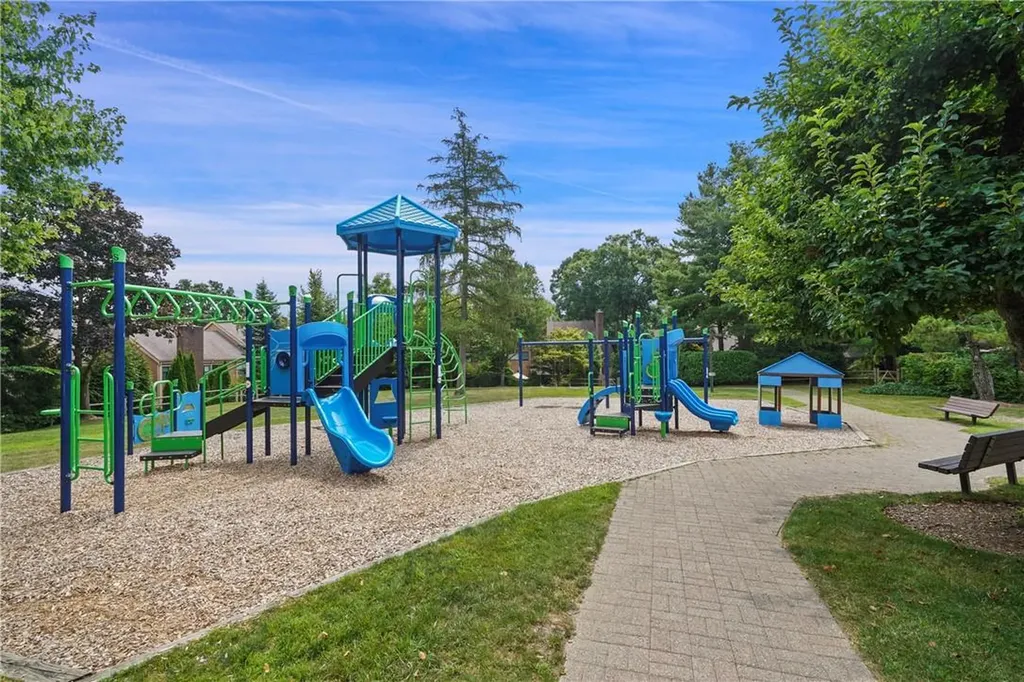 118 Brush Hollow Crescent Rye Brook NY 10573