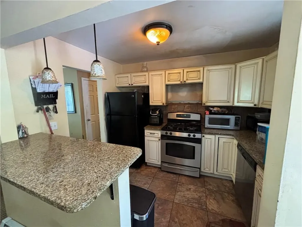 28 Ross Lane Middletown NY 10941