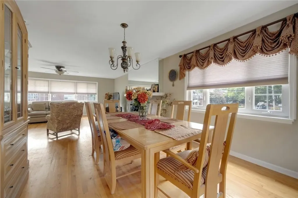 3335 Agar Place Bronx NY 10465