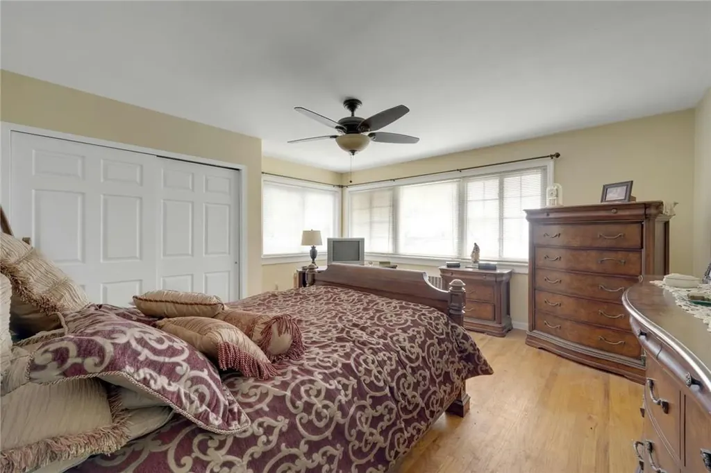 3335 Agar Place Bronx NY 10465