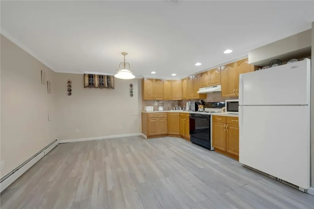 3335 Agar Place Bronx NY 10465