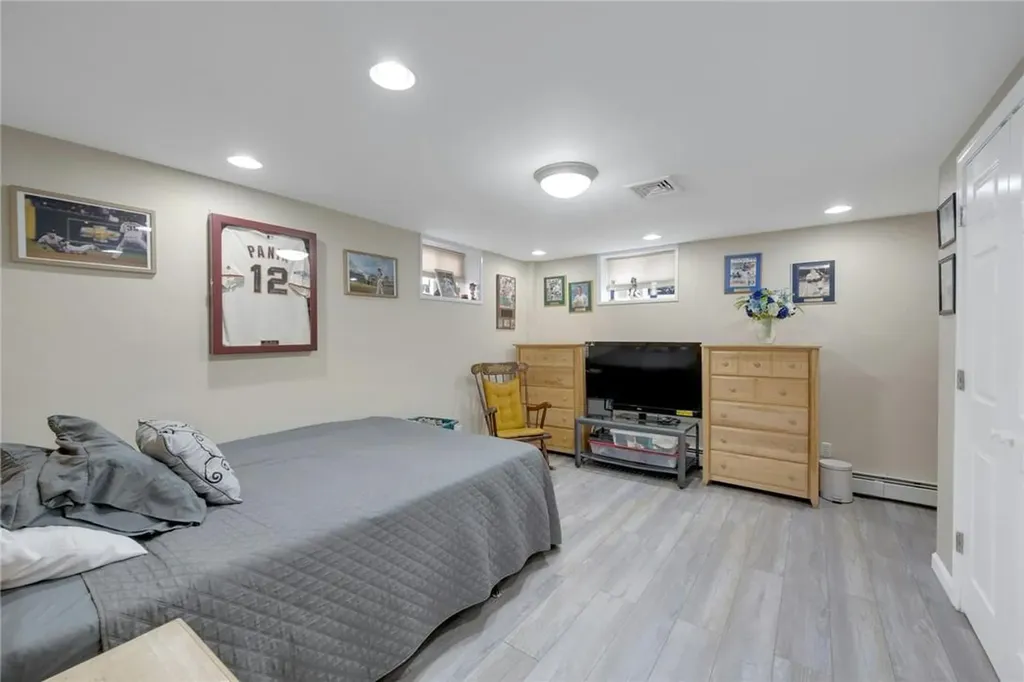 3335 Agar Place Bronx NY 10465