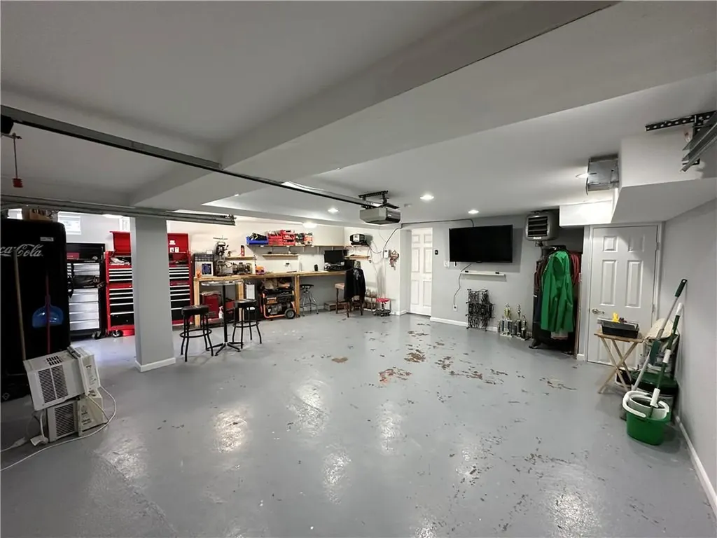 3335 Agar Place Bronx NY 10465
