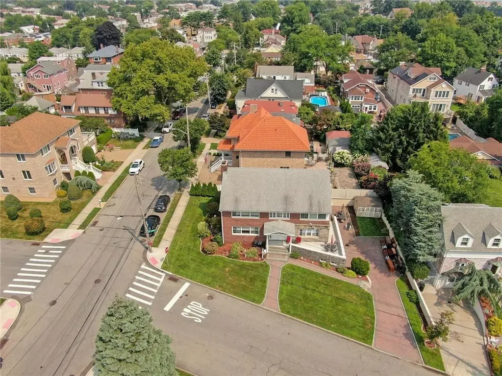 3335 Agar Place Bronx NY 10465