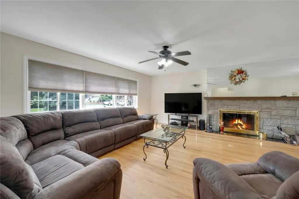 3335 Agar Place Bronx NY 10465