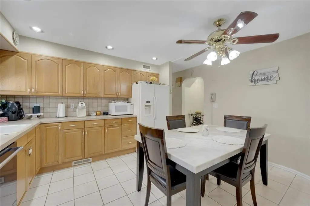 3335 Agar Place Bronx NY 10465
