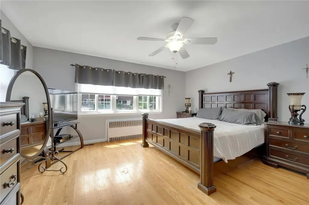 3335 Agar Place Bronx NY 10465