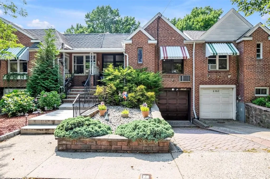 1755 Seminole Avenue Bronx NY 10461