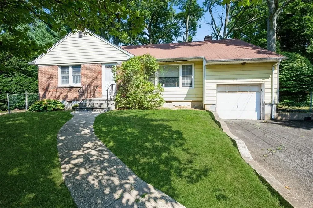 82 Seton Drive New Rochelle NY 10804