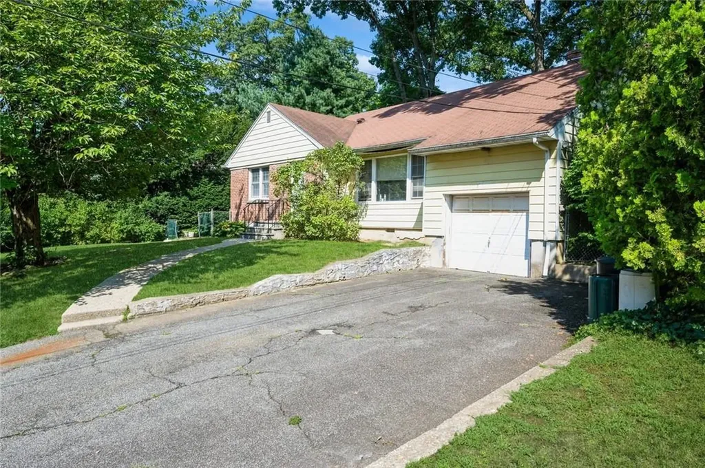 82 Seton Drive New Rochelle NY 10804