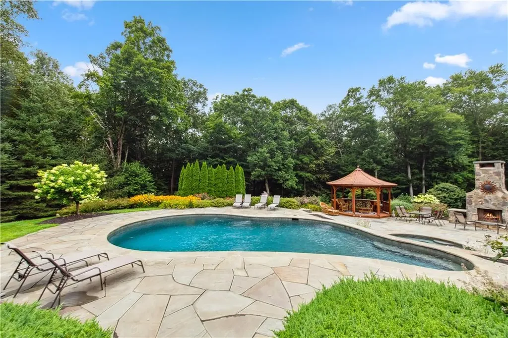266 Salem Road Pound Ridge NY 10576