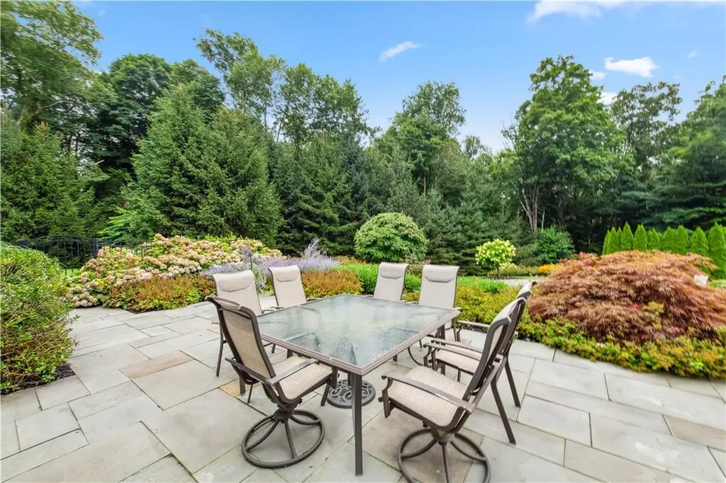 266 Salem Road Pound Ridge NY 10576