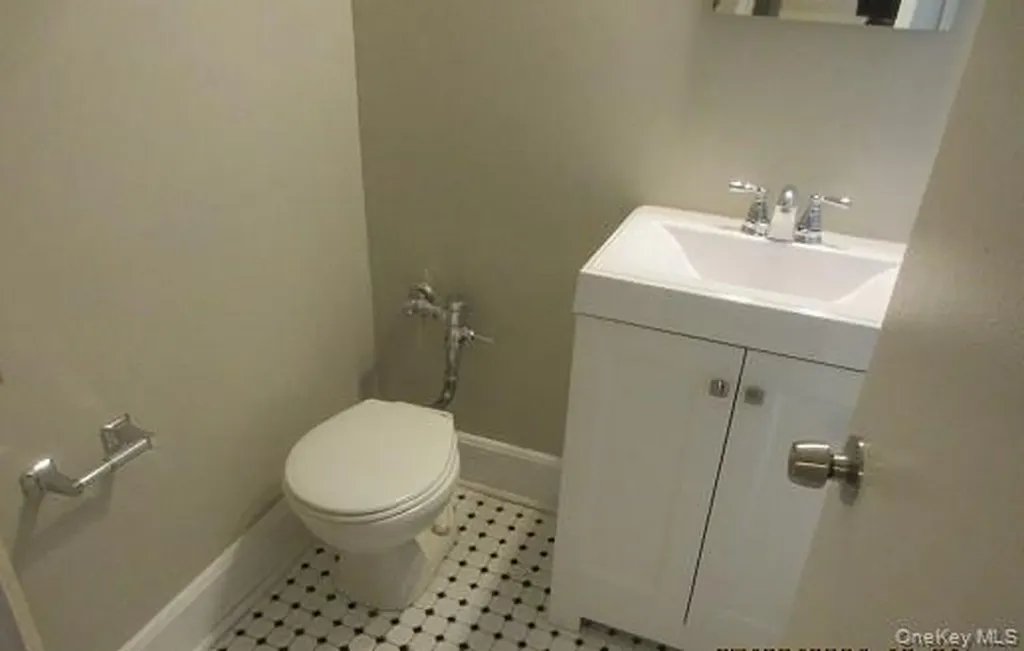 2244 Bronx Park E Bronx NY 10467