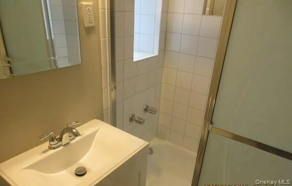 2244 Bronx Park E Bronx NY 10467
