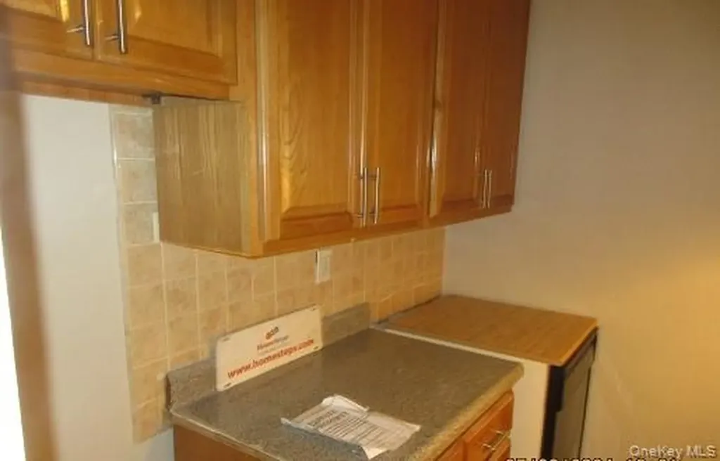2244 Bronx Park E Bronx NY 10467