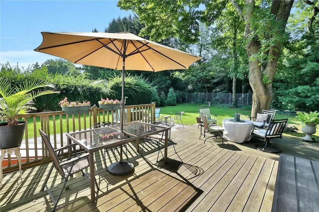 7 James Drive Nanuet NY 10954