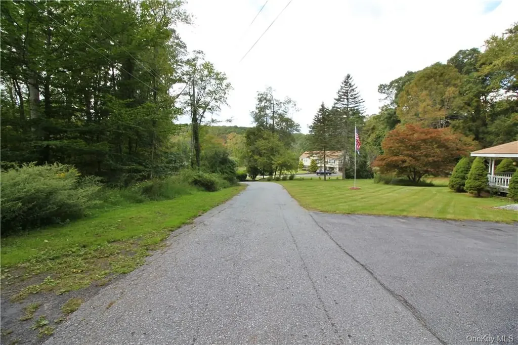7 Gale Drive Mahopac NY 10541