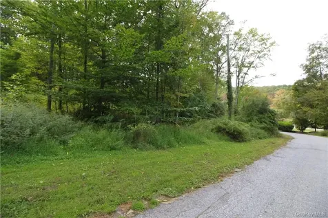 7 Gale Drive Mahopac NY 10541