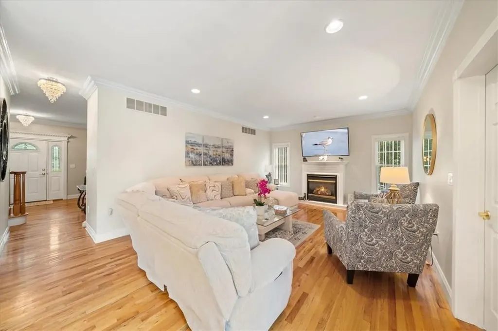 423 Jackson Avenue New Windsor NY 12553