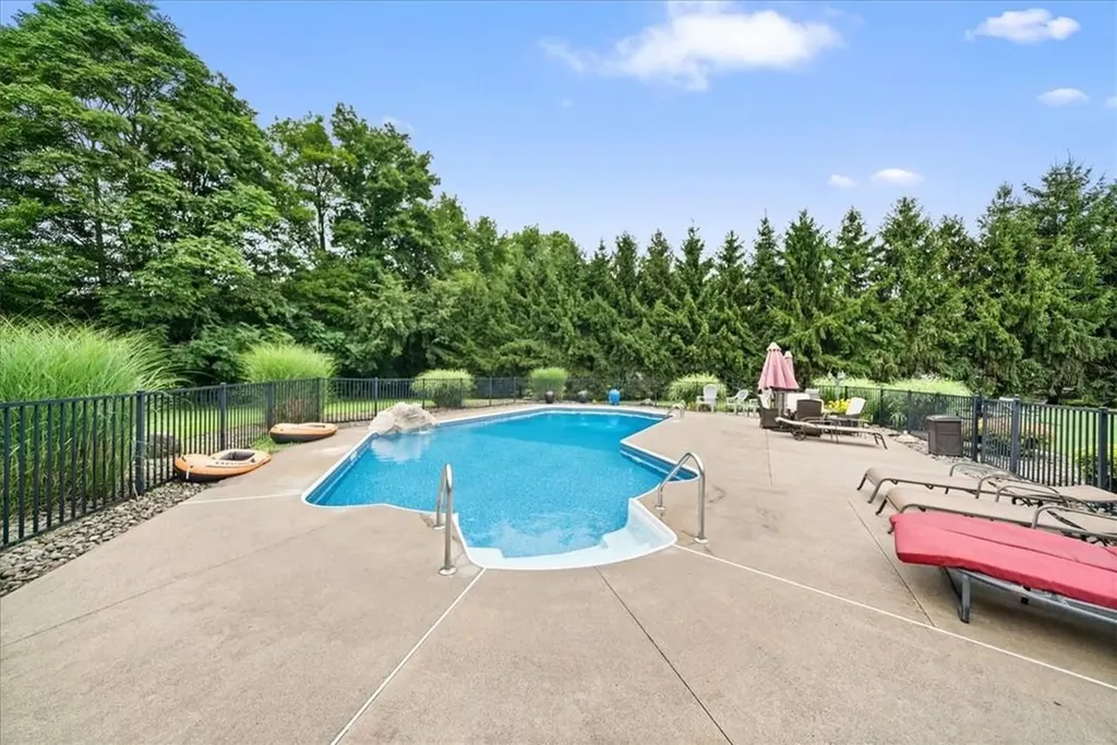 423 Jackson Avenue New Windsor NY 12553