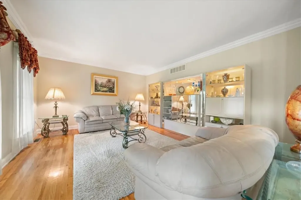 423 Jackson Avenue New Windsor NY 12553