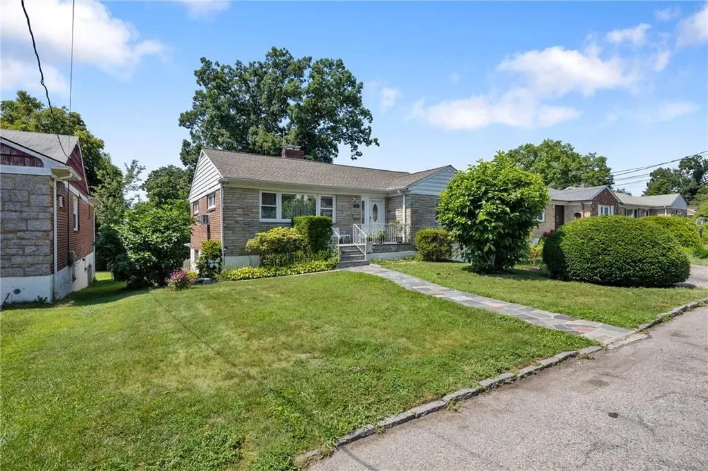 45 Algonquin Road Yonkers NY 10710
