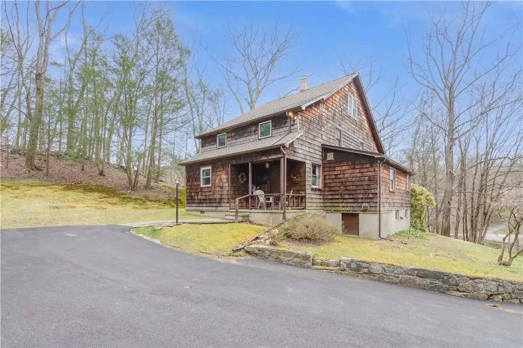 2 Rush Drive Putnam Valley NY 10579