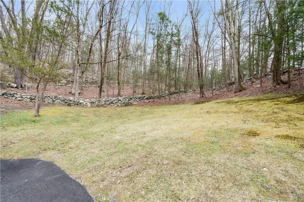 2 Rush Drive Putnam Valley NY 10579
