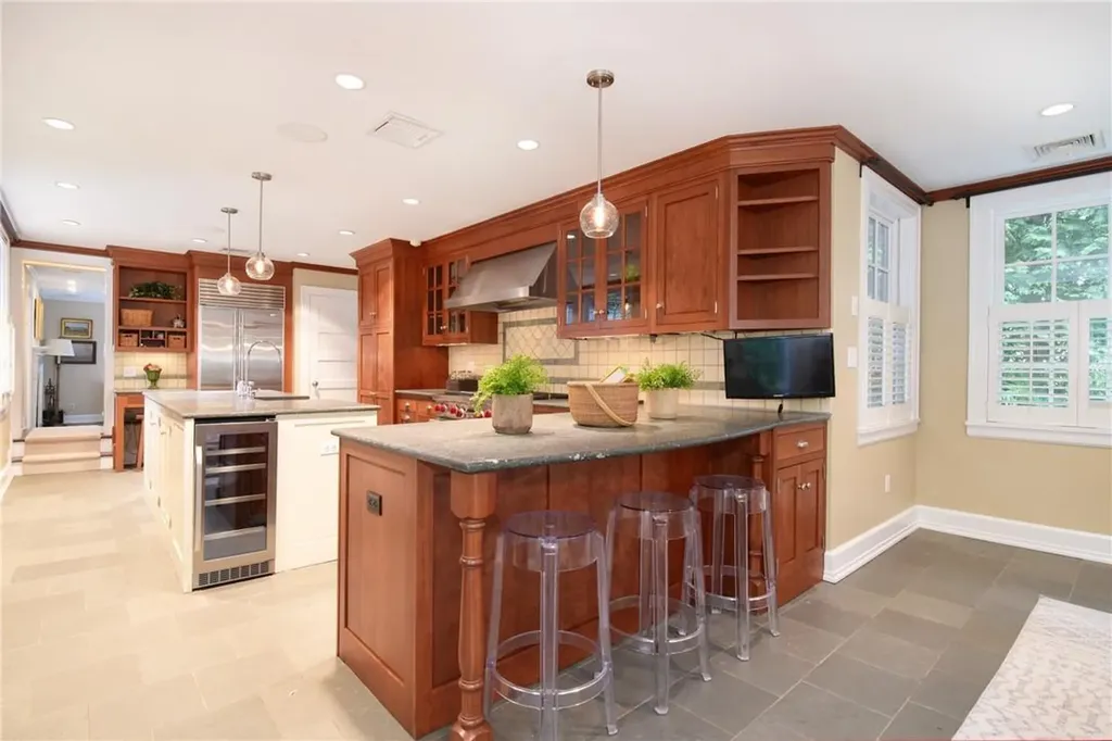 69 Young Avenue Pelham NY 10803