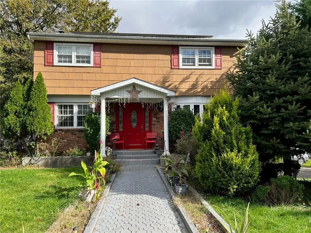 4 Robert Court Nanuet NY 10954