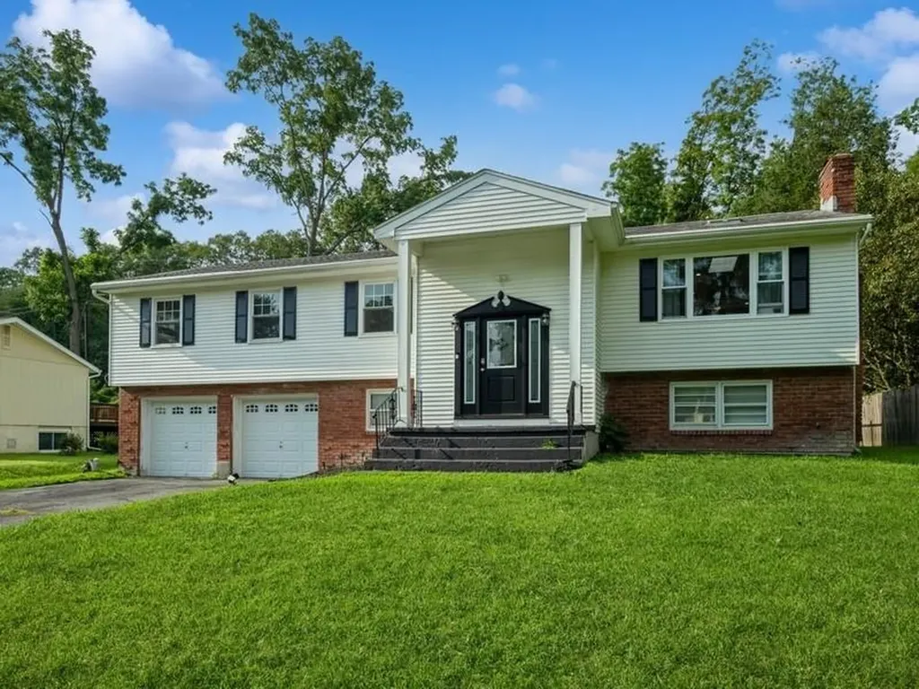1 Old Silvermine Place Poughkeepsie NY 12603