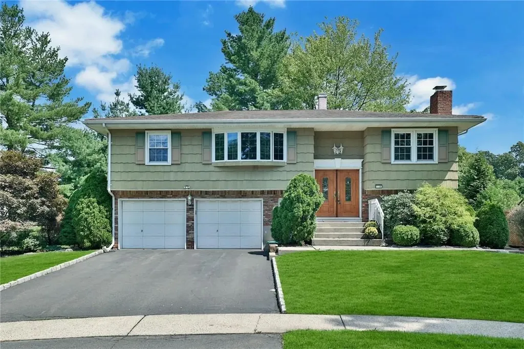 38 Griffith Place Pearl River NY 10965