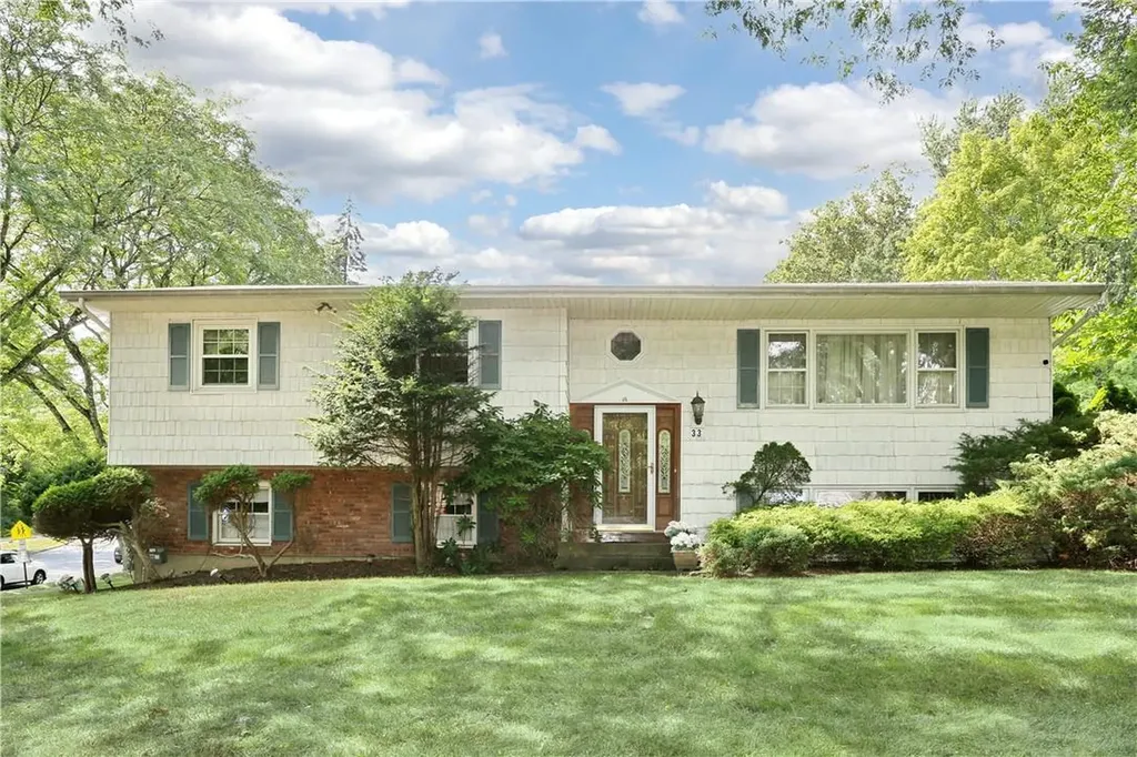 33 Eastbourne Drive Spring Valley NY 10977